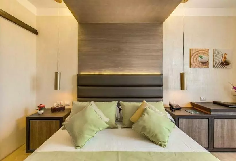 سوئیت جونیور با چشمانداز باغ, Warmthotel