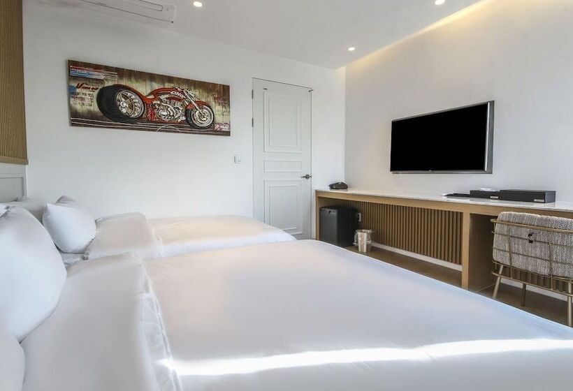 Suite Vista Mare, The Brain