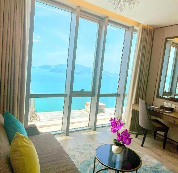 اتاق لوکس با تخت بزرگ, The Empyrean Nha Trang