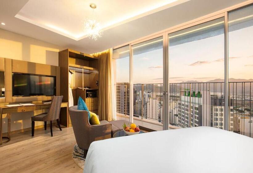 اتاق اجرایی, The Empyrean Nha Trang