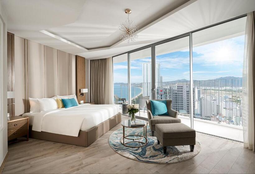 اتاق اجرایی, The Empyrean Nha Trang