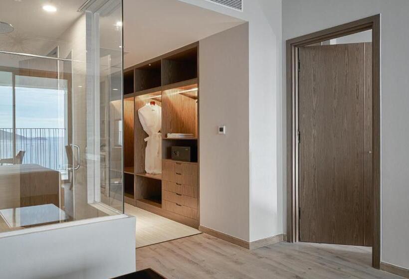 اتاق خانوادگی با چشمانداز دریا, The Empyrean Nha Trang