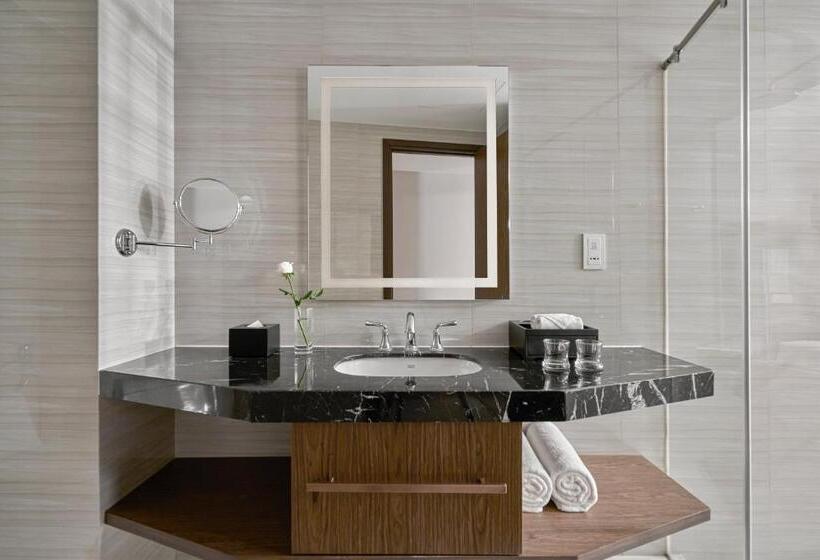 اتاق لوکس با چشمانداز دریا, The Empyrean Nha Trang