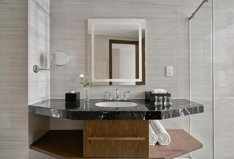 اتاق لوکس با چشم‌انداز دریا, The Empyrean Nha Trang