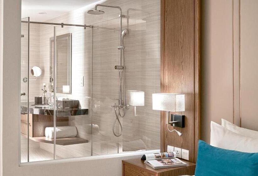 اتاق لوکس با چشمانداز دریا, The Empyrean Nha Trang