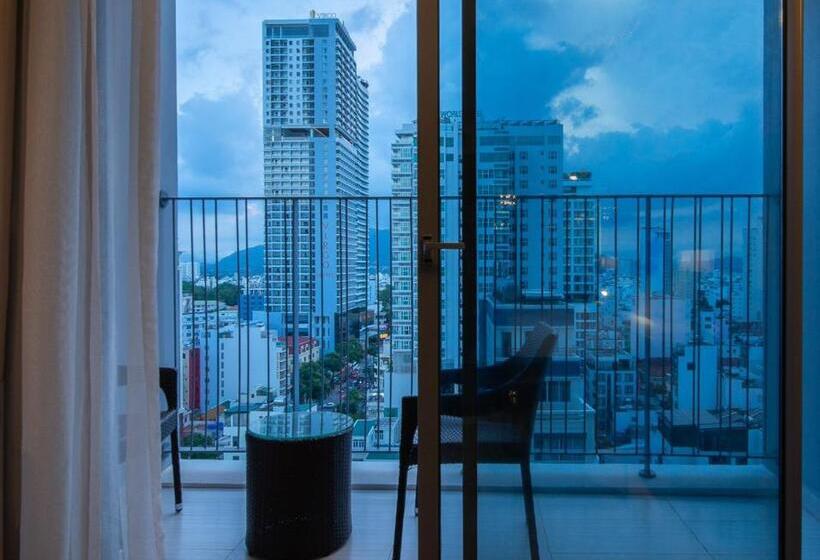 اتاق لوکس, The Empyrean Nha Trang