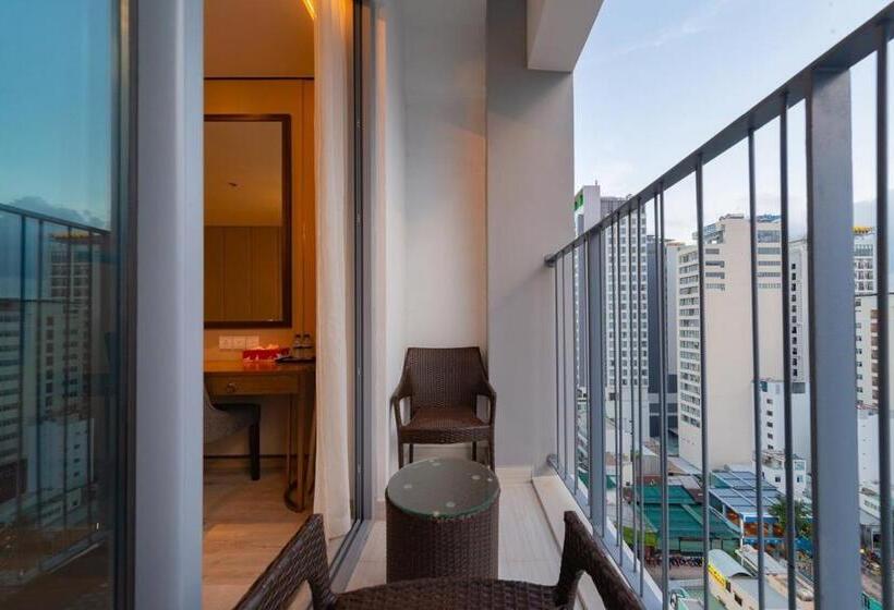 اتاق لوکس, The Empyrean Nha Trang