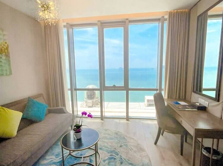 اتاق لوکس با تخت بزرگ, The Empyrean Nha Trang