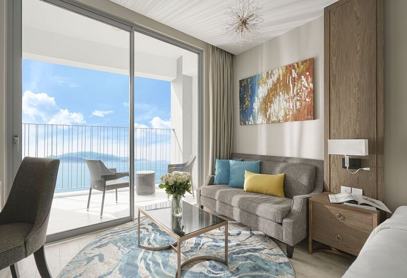 اتاق لوکس با چشمانداز دریا, The Empyrean Nha Trang