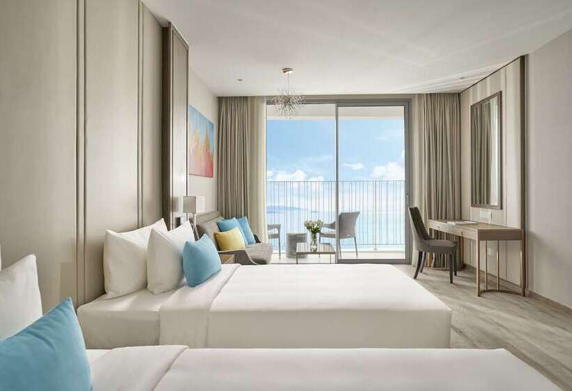 اتاق لوکس با چشم‌انداز دریا, The Empyrean Nha Trang