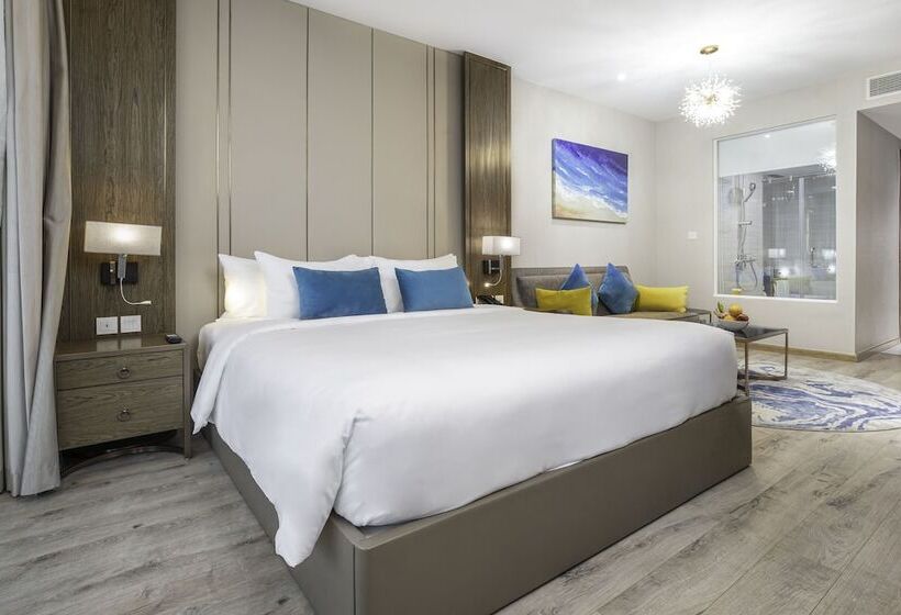 اتاق خانوادگی با چشمانداز دریا, The Empyrean Nha Trang