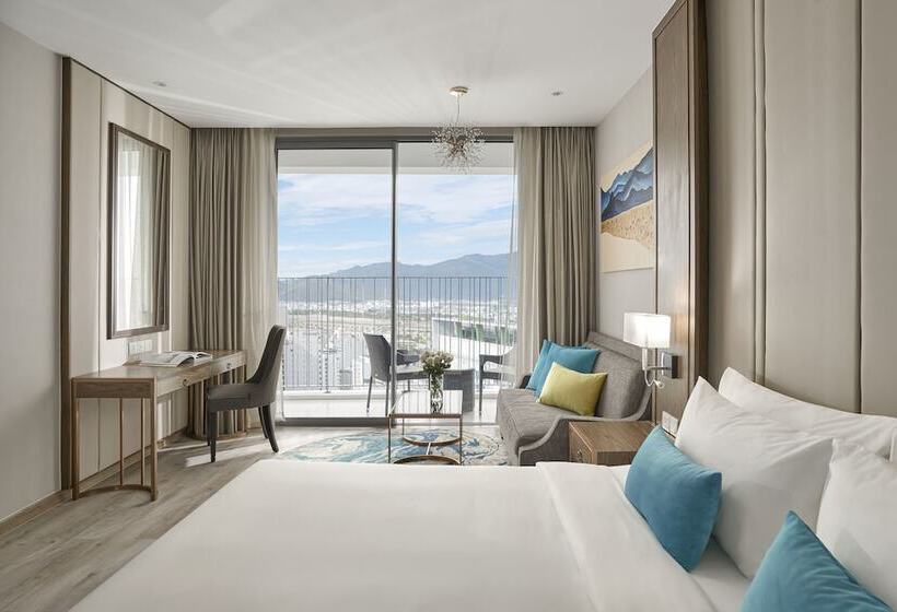 اتاق لوکس با تخت بزرگ, The Empyrean Nha Trang