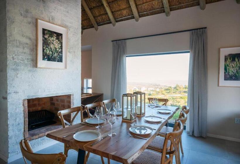 Вилла 3 Спальни, The Shark Bay Boutique Hotel & Spa