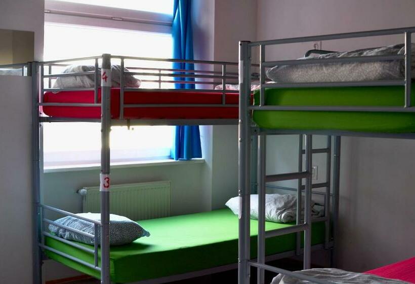 Łóżko we Wspólnym Pokoju, Urban Elephants Hostel
