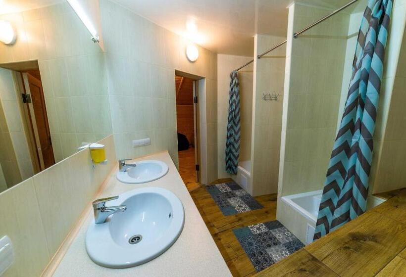 Łóżko we Wspólnym Pokoju, хостел галіція