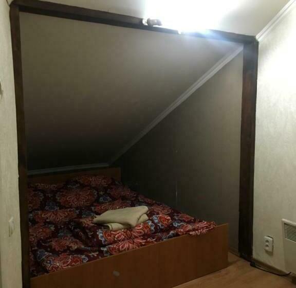 اتاق استاندارد چهارنفره با بالکن, міні готель бахус