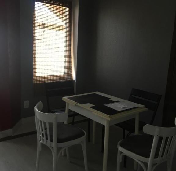 اتاق استاندارد چهارنفره با بالکن, міні готель бахус