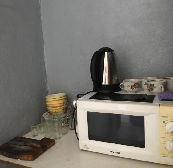 اتاق استاندارد چهارنفره با بالکن, міні готель бахус