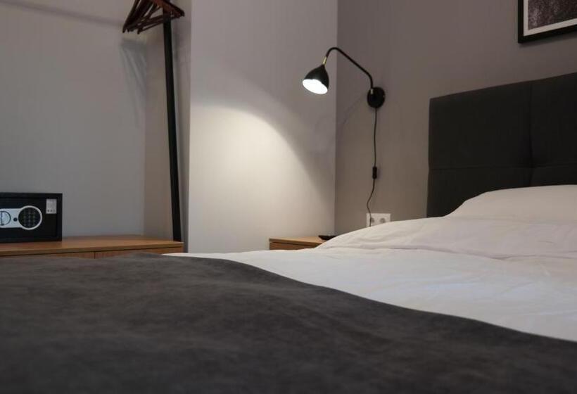 Junior Suite cu Balcon, E4