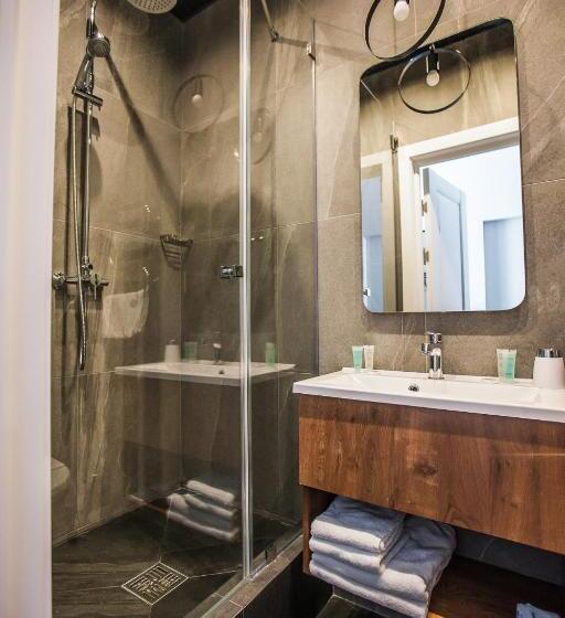Suite 2 Dormitoare, E4