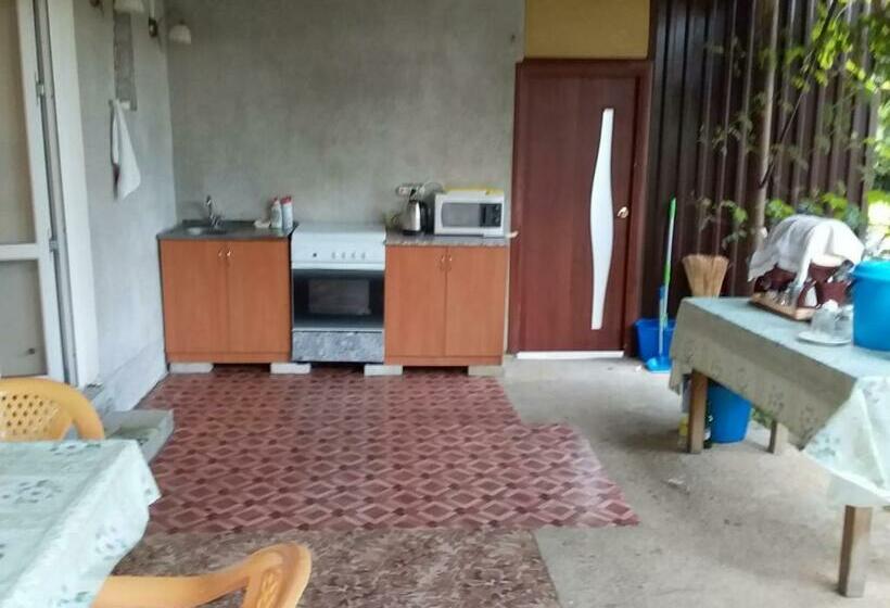 اتاق لوکس سه تخته, у азы