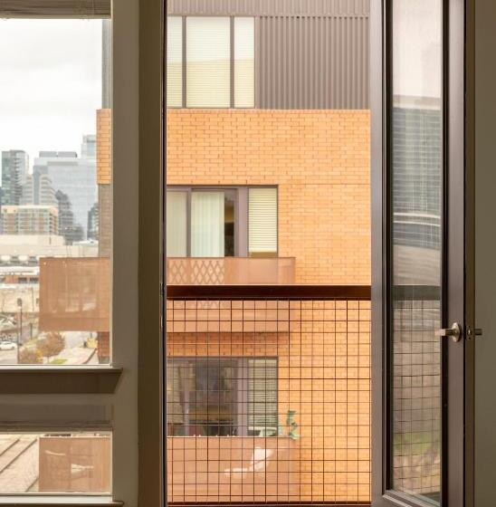 Huoneisto 2 Makuuhuonetta, Sonder At East 5th