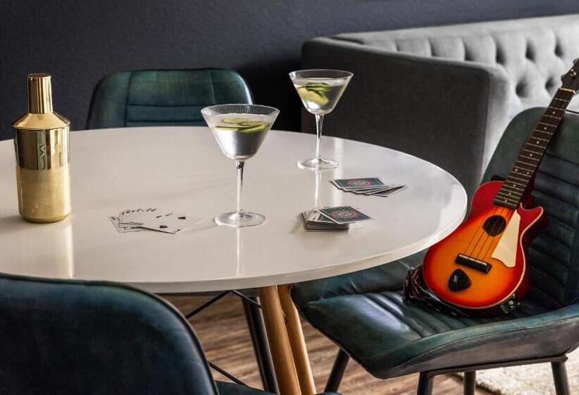 Huoneisto 2 Makuuhuonetta, Sonder At East 5th