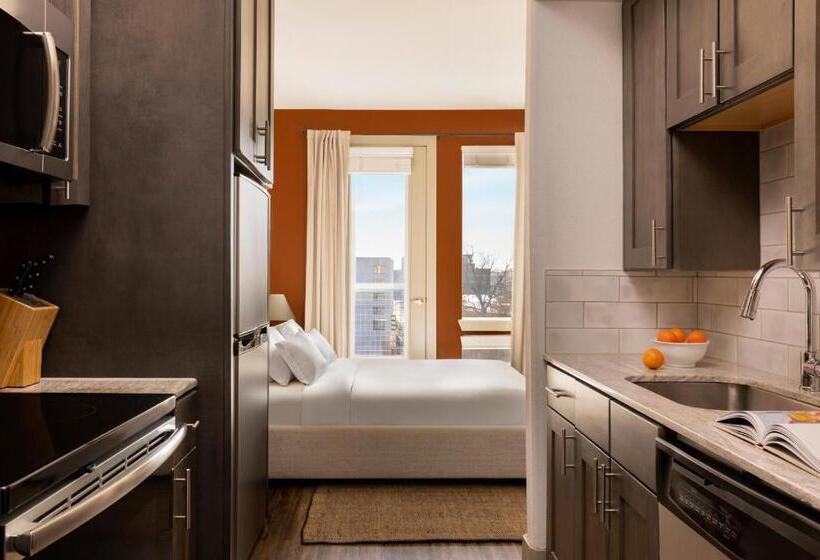 Standard-studio, Sonder At East 5th