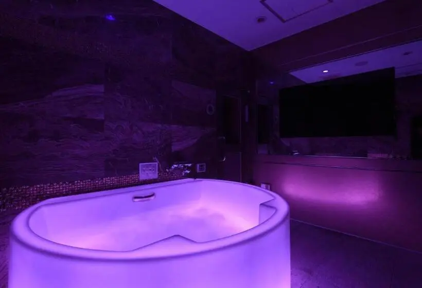 キングサイズベッドのスイートルーム, W Party W Group Hotels And Resorts