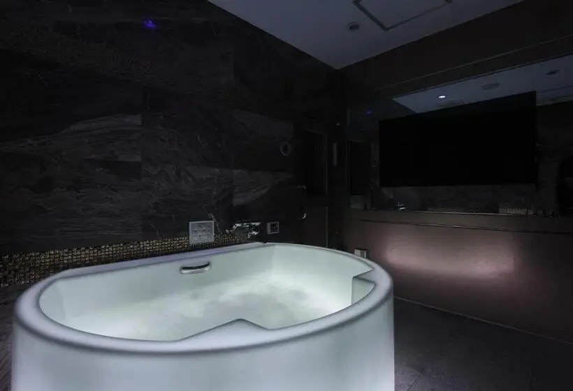 キングサイズベッドのスイートルーム, W Party W Group Hotels And Resorts