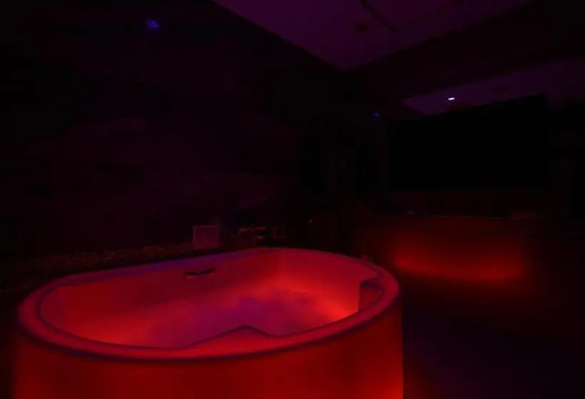 キングサイズベッドのスタンダードルーム, W Party W Group Hotels And Resorts