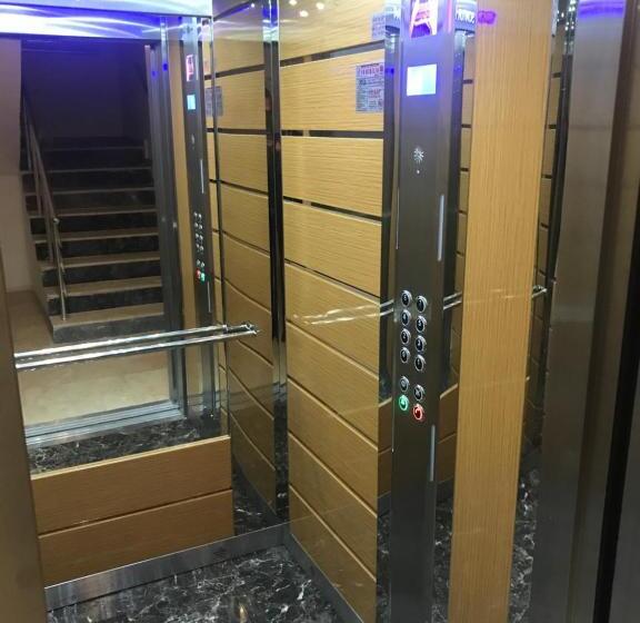 استودیو خانوادگی, Aydın Kent Suit