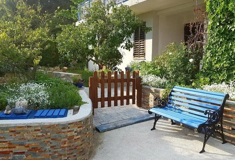 اتاق راحتی سه تخته, B&b Family Skvor