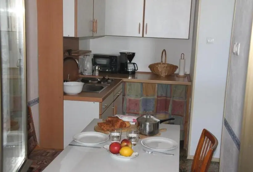اتاق راحتی سه تخته, B&b Family Skvor