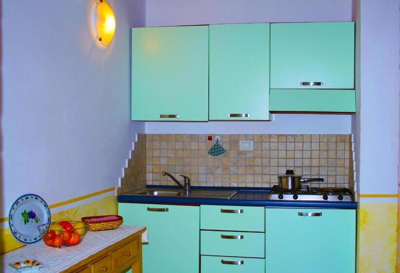 جناح مطلّ علي الحديقة, Domo S Altura