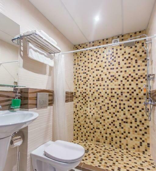 غرفة قياسية مزوَّدة بشُرفة, Grand Hotel Gagra