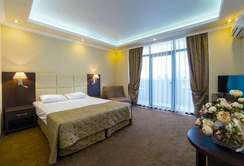 غرفة قياسية مزوَّدة بشُرفة, Grand Hotel Gagra