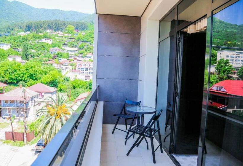 غرفة قياسية مزوَّدة بشُرفة, Grand Hotel Gagra