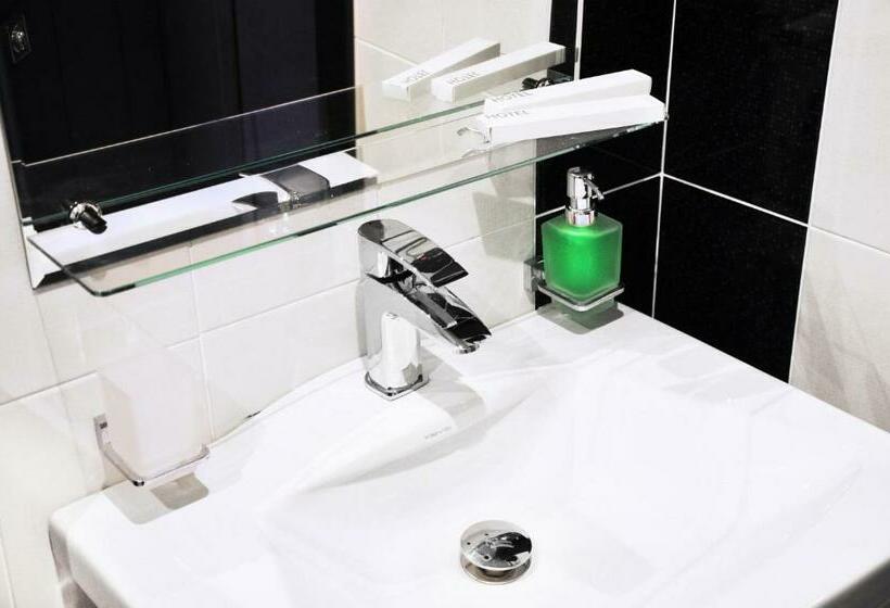 غرفة قياسية مزوَّدة بشُرفة, Grand Hotel Gagra