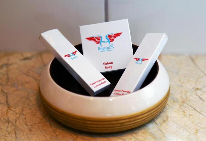 Quarto Triplo Estandar, Hermes