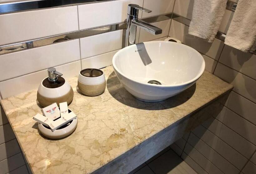 Quarto Estandar Individual, Hermes