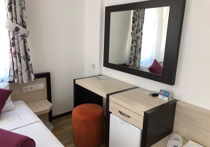 Quarto Estandar Individual, Hermes