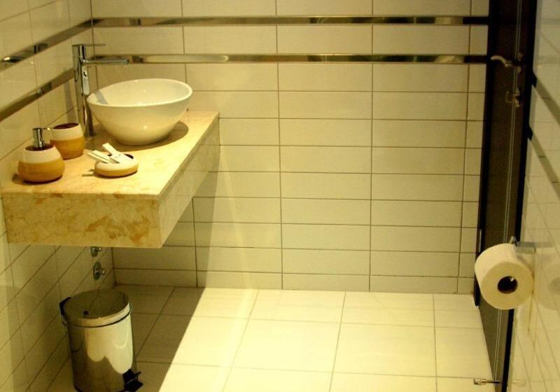 Quarto Estandar Individual, Hermes