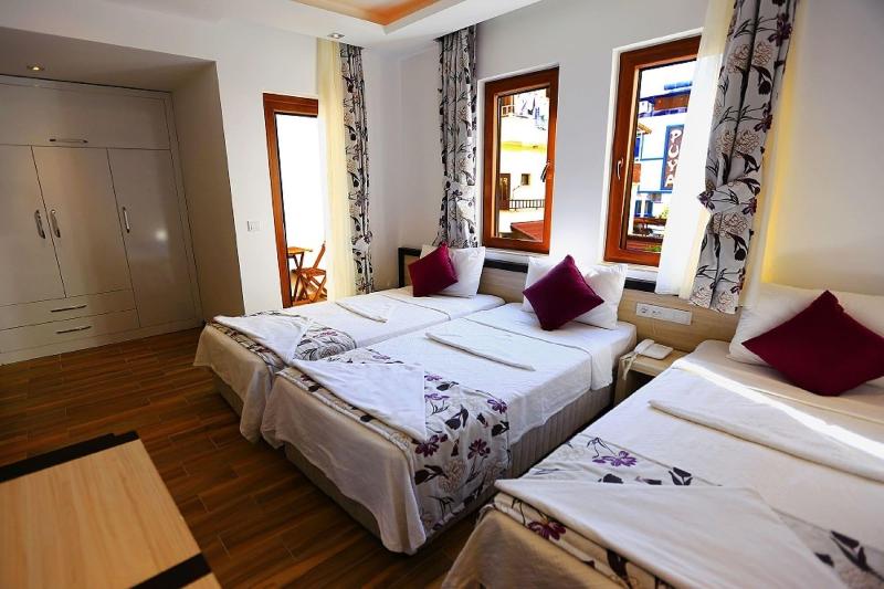 Quarto Triplo Estandar, Hermes