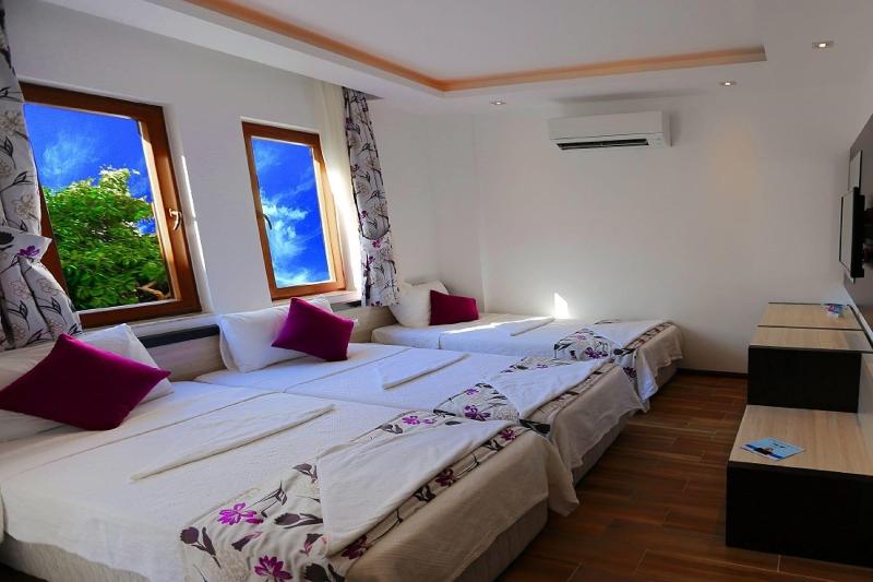 Quarto Triplo Estandar, Hermes