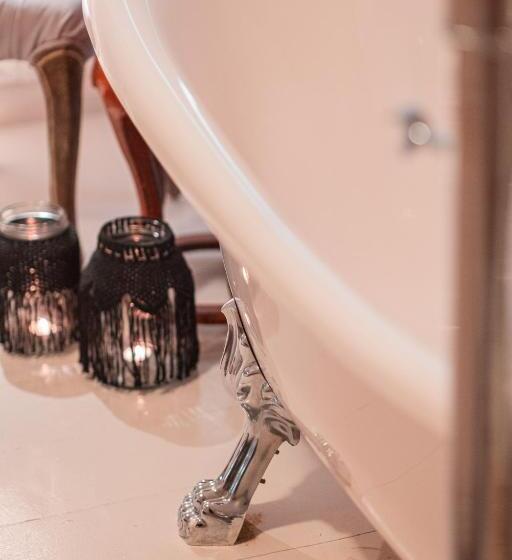 套房, Hoşça Kal Alaçatı