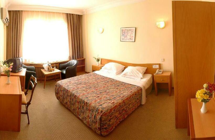 标准间, Kilyos Kale