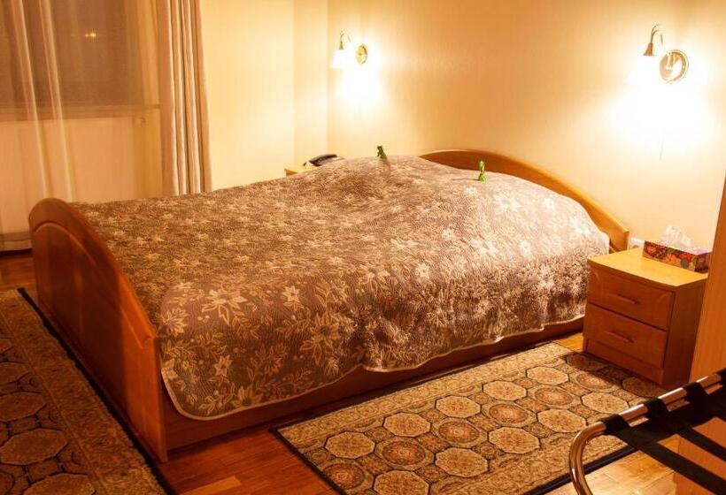 اتاق اکونومی, Starye Bendery