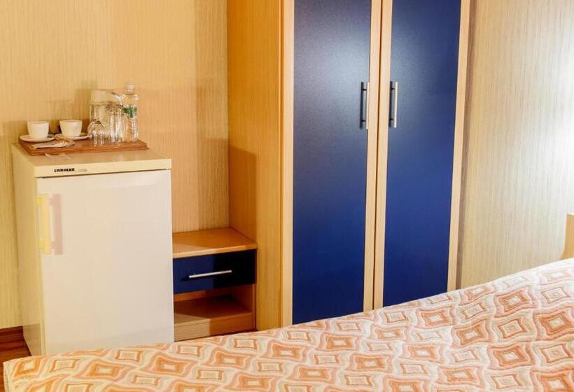 اتاق اکونومی, Starye Bendery