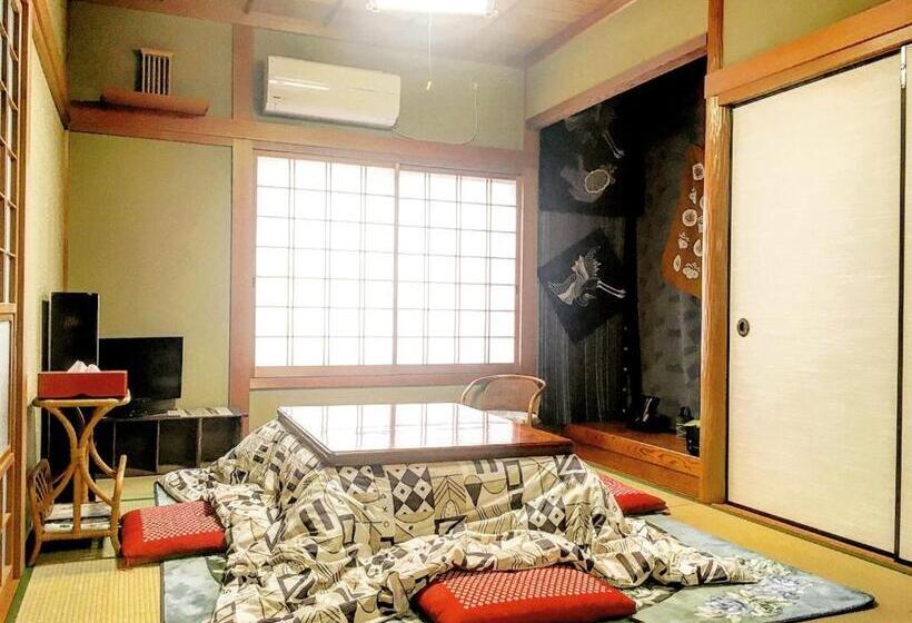 اتاق اکونومی, Maruhouse